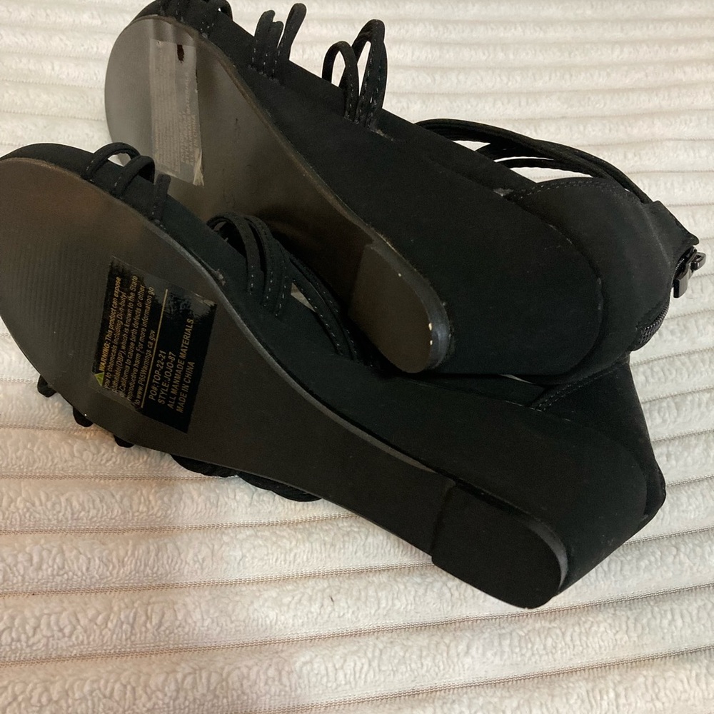 NWOTS Ladies Dress Sandals - Picture 9 of 13